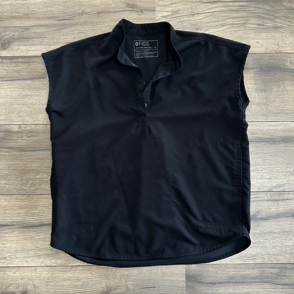 Figs Rafaela scrub top.  XS black